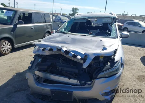 2020 Jeep Cherokee Latitude Plus Fwd z USA, uszkodzony, nr VIN 1C4PJLLB4LD653762